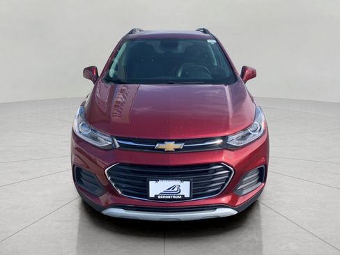 Used 2021 Chevrolet Trax LT w/ Driver Confidence Package AWD/4WD image 3