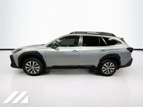 Used 2025 Subaru Outback Premium AWD/4WD image 8