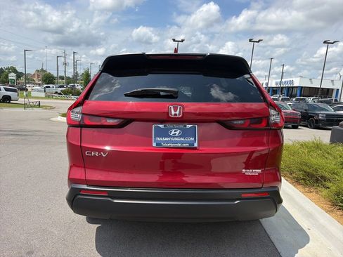 Used 2025 Honda CR-V EX image 10