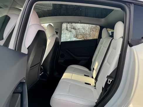 Used 2023 Tesla Model Y Long Range image 21