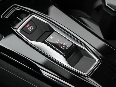 New 2025 Audi Q5 Premium image 11