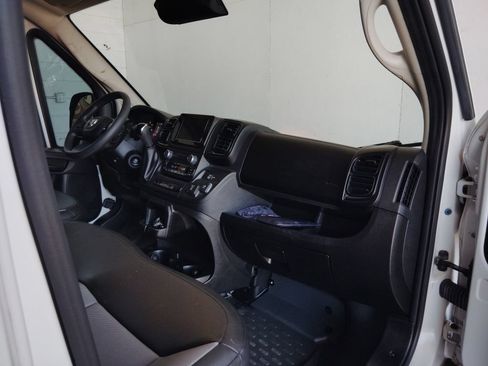 Used 2024 RAM ProMaster 2500 w/ Convenience Group FWD image 11