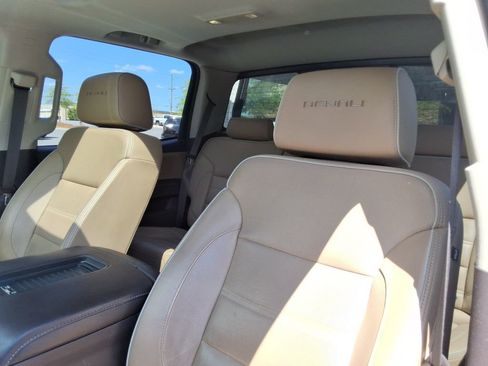 Used 2019 GMC Sierra 2500 Denali w/ Duramax Plus Package AWD/4WD image 23