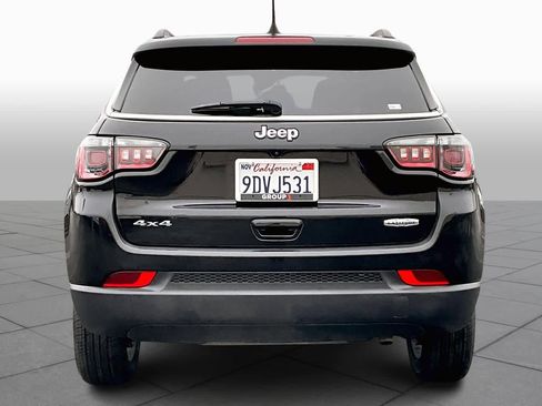 Used 2022 Jeep Compass Latitude image 4