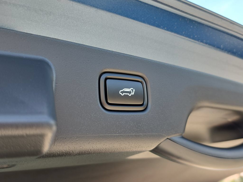 New 2026 Kia Niro Wind FWD image 11