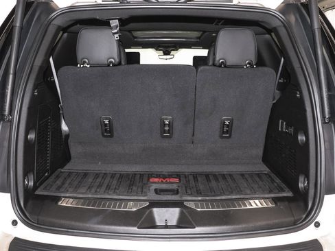 Used 2021 GMC Yukon Denali w/ Denali Premium Package image 48
