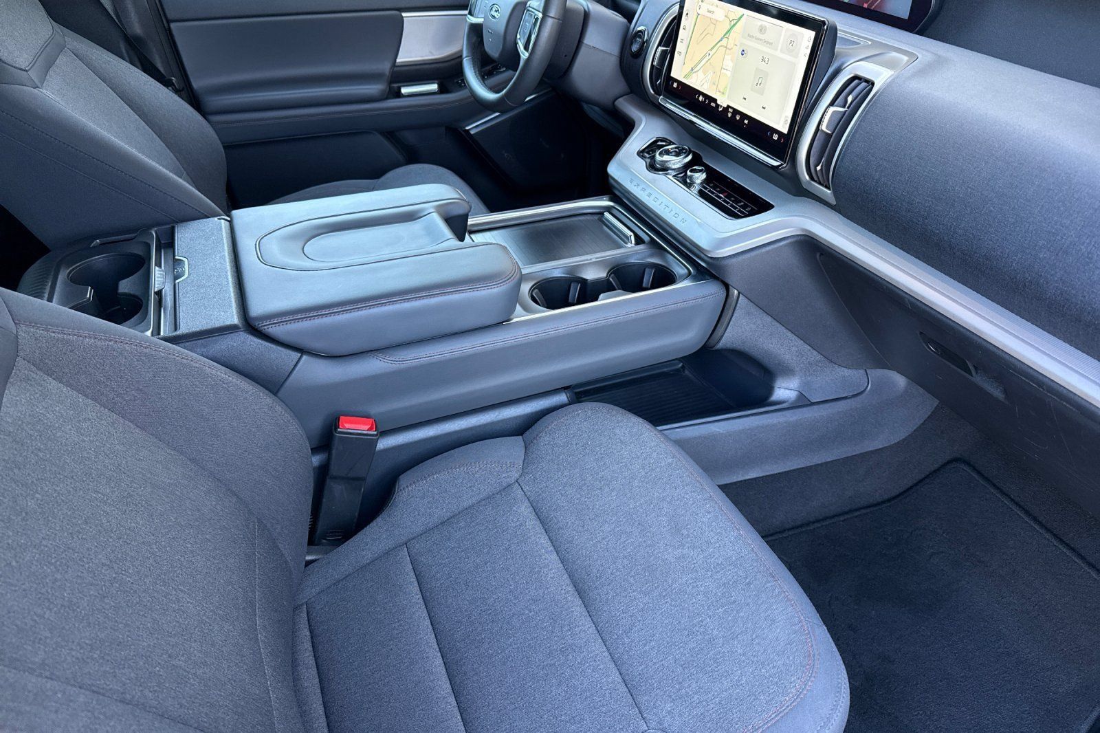 Used 2025 Ford Expedition Active AWD/4WD image 21