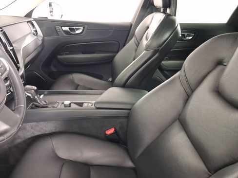 Used 2018 Volvo XC60 T6 Momentum w/ Advanced Package AWD/4WD image 21