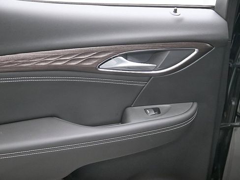 Used 2023 Buick Envision Avenir image 23