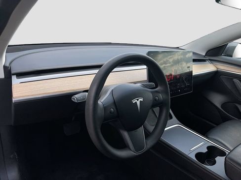 Used 2023 Tesla Model 3 Standard Range RWD image 9
