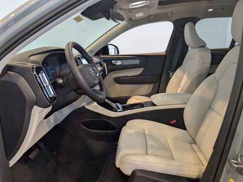 New 2026 Volvo XC40 B5 Plus w/ Protection Package Premier image 10