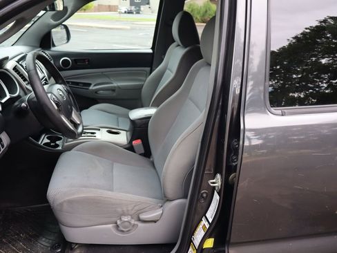 Used 2014 Toyota Tacoma V6 image 20