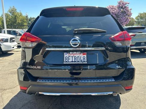 Used 2018 Nissan Rogue SL w/ Premium Package FWD image 4