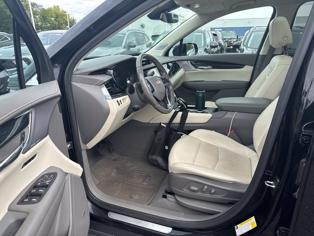 Used 2020 Cadillac XT6 Premium Luxury AWD/4WD image 3
