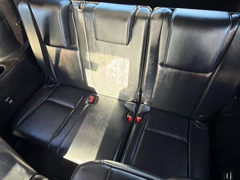 Used 2019 Toyota Highlander SE w/ Nightshade Edition image 23