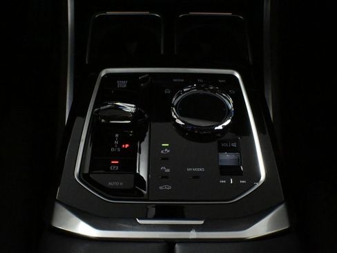 New 2025 BMW 740i xDrive image 25