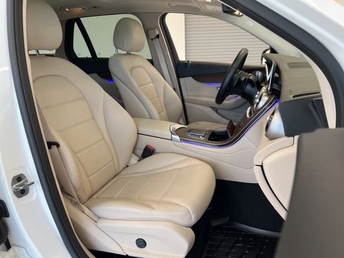 Used 2021 Mercedes-Benz GLC 300 4MATIC image 54