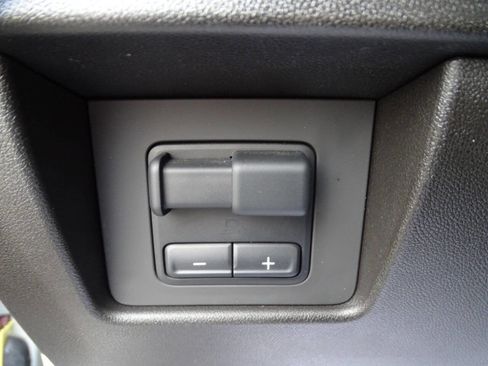 Used 2024 Chevrolet Colorado W/T w/ WT Convenience Package II AWD/4WD image 18
