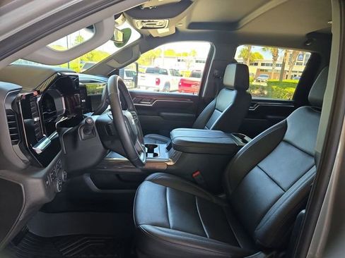 Certified 2025 Chevrolet Silverado 2500 LTZ w/ LTZ Convenience Package image 22