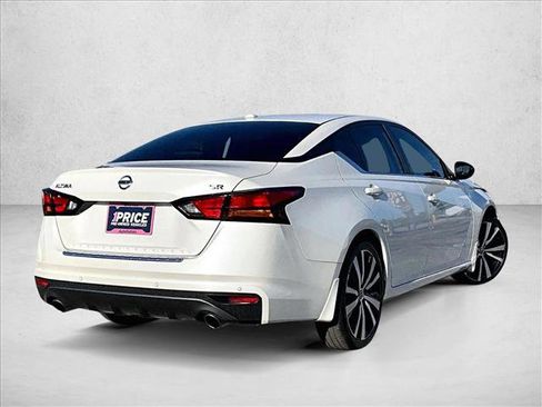 Used 2020 Nissan Altima 2.5 SR w/ Premium Package image 2