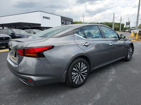 Used 2023 Nissan Altima 2.5 SV w/ SV Premium Package FWD image 7