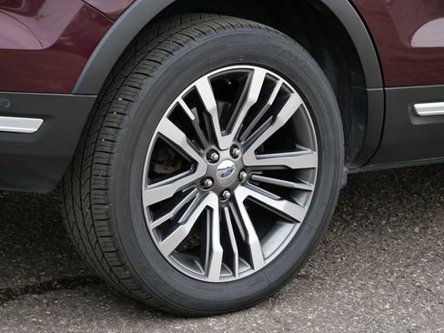 Certified 2018 Ford Explorer Platinum AWD/4WD image 7