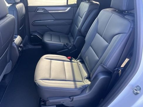 New 2026 GMC Acadia Elevation image 16