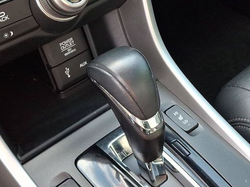 Used 2015 Honda Accord Touring image 15