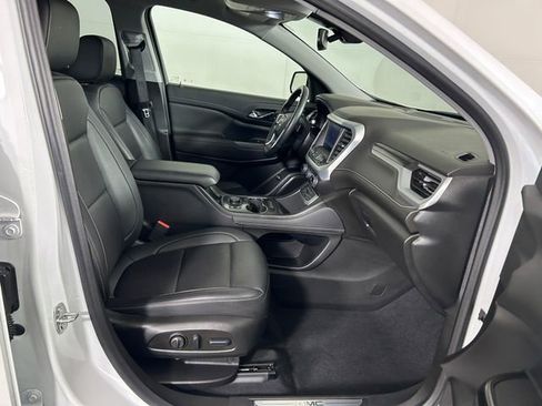 Certified 2023 GMC Acadia SLT w/ Preferred Package image 30