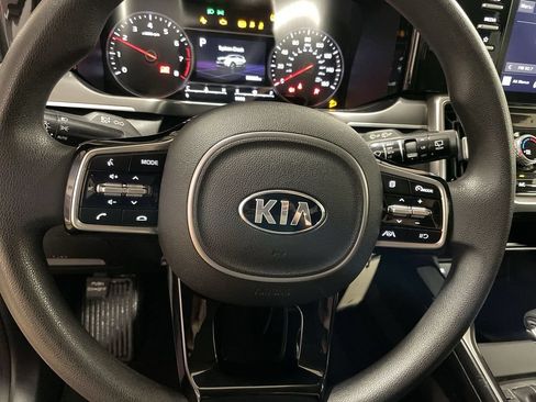 Used 2021 Kia Sorento LX FWD image 16