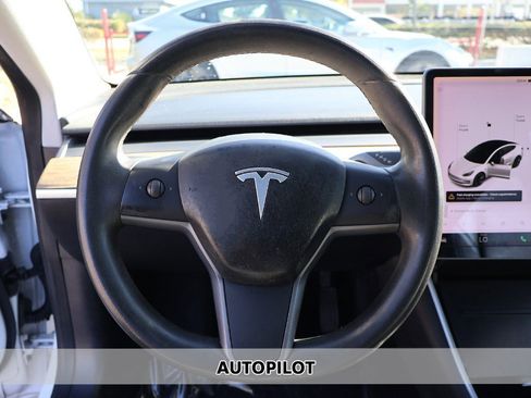 Used 2020 Tesla Model 3 Long Range image 3