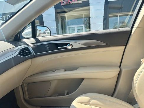 Used 2020 Lincoln MKZ AWD image 11