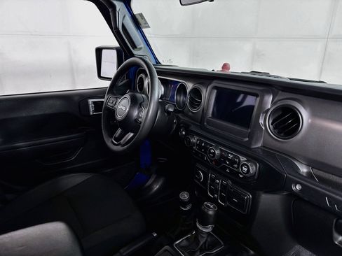 Used 2023 Jeep Wrangler Unlimited w/ Cold Weather Group AWD/4WD image 26
