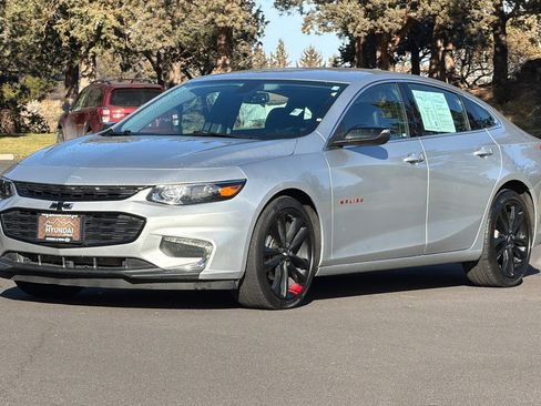 Used 2018 Chevrolet Malibu LT w/ Leather Package image 9
