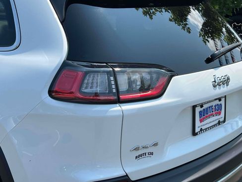 Used 2019 Jeep Cherokee Limited AWD/4WD image 8