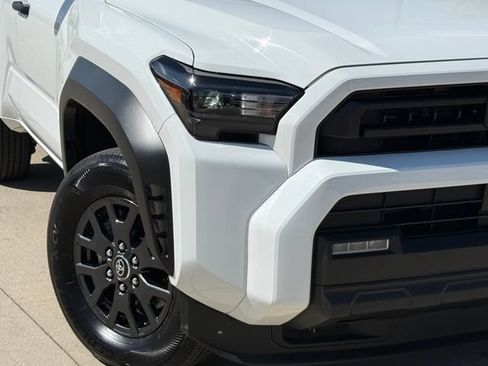 Used 2026 Toyota 4Runner SR5 AWD/4WD image 3