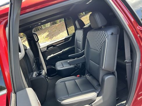 New 2025 GMC Acadia Denali w/ Super Cruise Package image 37