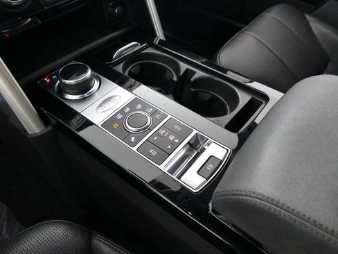 Used 2019 Land Rover Discovery HSE image 22