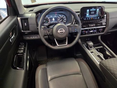 Used 2025 Nissan Pathfinder SL w/ SL Premium Package FWD image 14