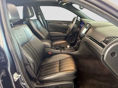 Used 2018 Chrysler 300 S w/ 300S Premium Group image 29