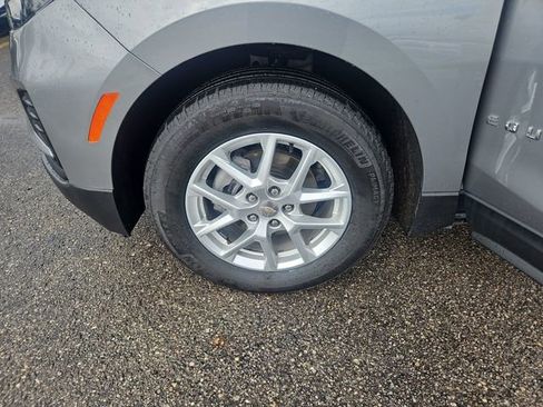 Used 2024 Chevrolet Equinox LS w/ LS Convenience Package image 27