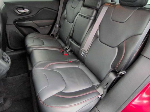 Used 2015 Jeep Cherokee Trailhawk w/ Comfort/Convenience Group image 21