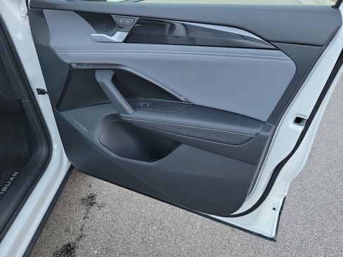 New 2026 Volkswagen Tiguan SE AWD/4WD image 31