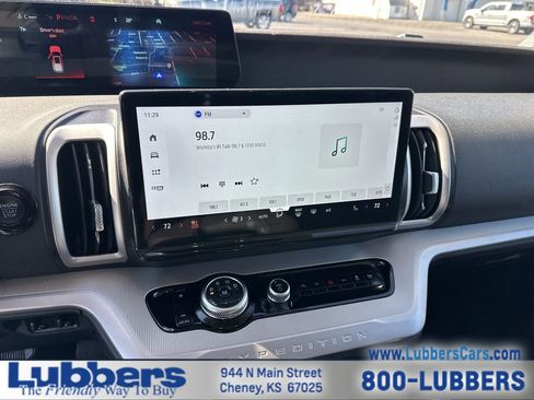 Used 2025 Ford Expedition Active image 16