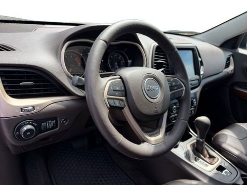 Used 2016 Jeep Cherokee Trailhawk w/ Comfort/Convenience Group AWD/4WD image 13