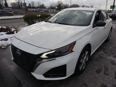Certified 2025 Nissan Altima 2.5 S FWD image 8
