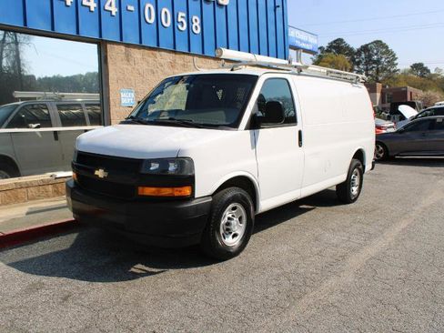 Used 2019 Chevrolet Express 2500 w/ Driver Convenience Package RWD image 4