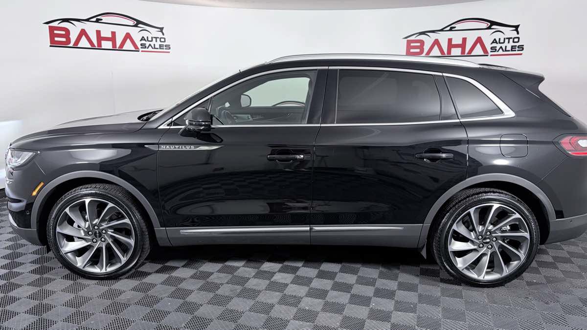 Used 2023 Lincoln Nautilus Reserve w/ Equipment Group 202A AWD/4WD image 3