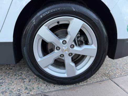 Used 2015 Chevrolet Volt w/ Enhanced Safety Package 1 image 18