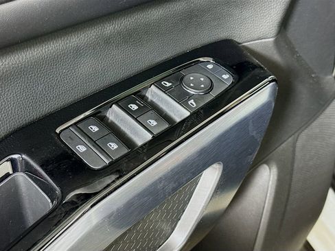 Used 2023 Nissan Pathfinder SL w/ SL Premium Package image 17